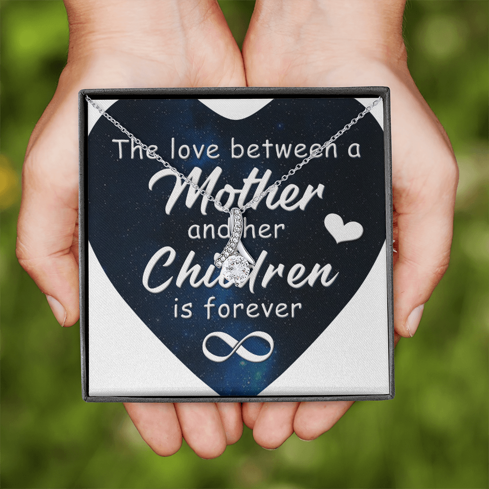 Alluring Beauty Necklace: The Love Between A Mother