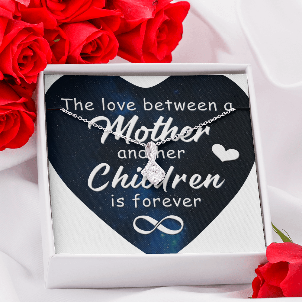 Alluring Beauty Necklace: The Love Between A Mother