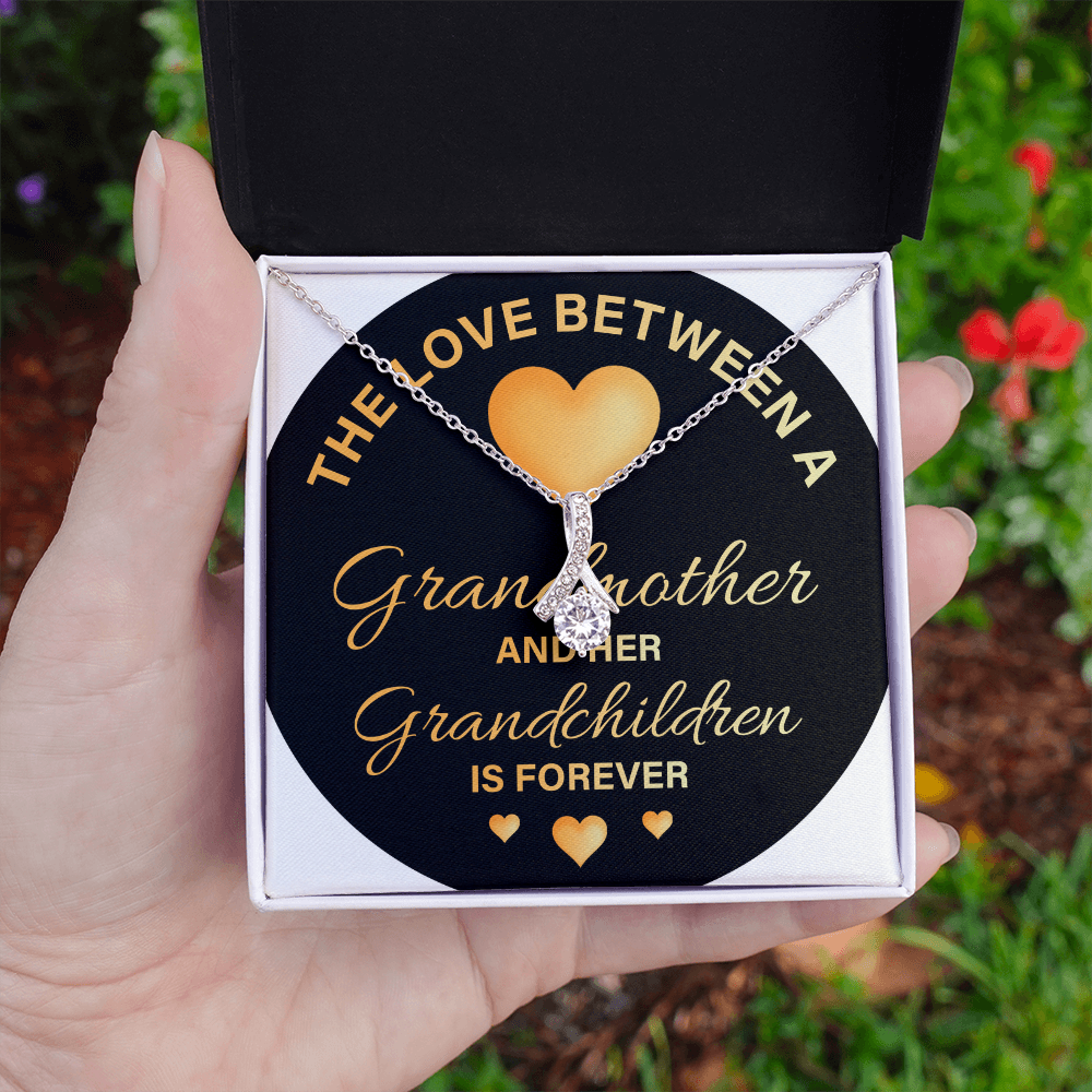 Alluring Beauty Necklace:The Love Between A Grandmother and Grandchildren