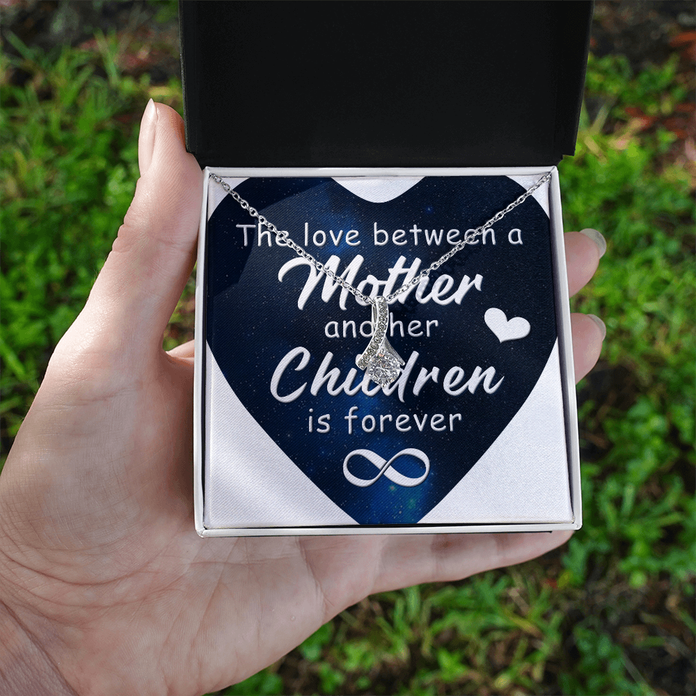 Alluring Beauty Necklace: The Love Between A Mother