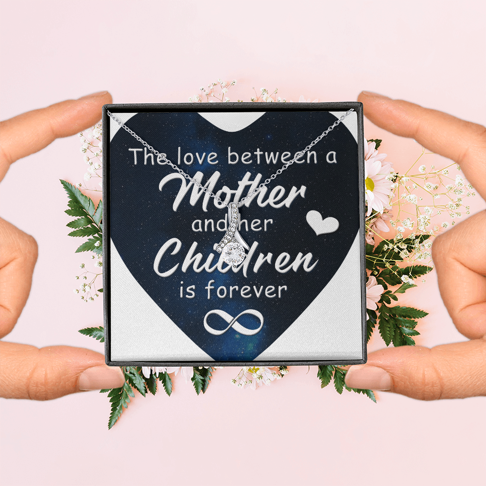 Alluring Beauty Necklace: The Love Between A Mother