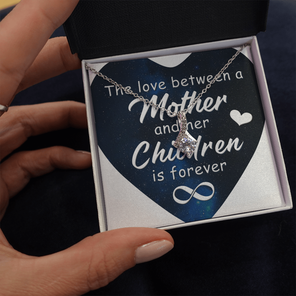 Alluring Beauty Necklace: The Love Between A Mother
