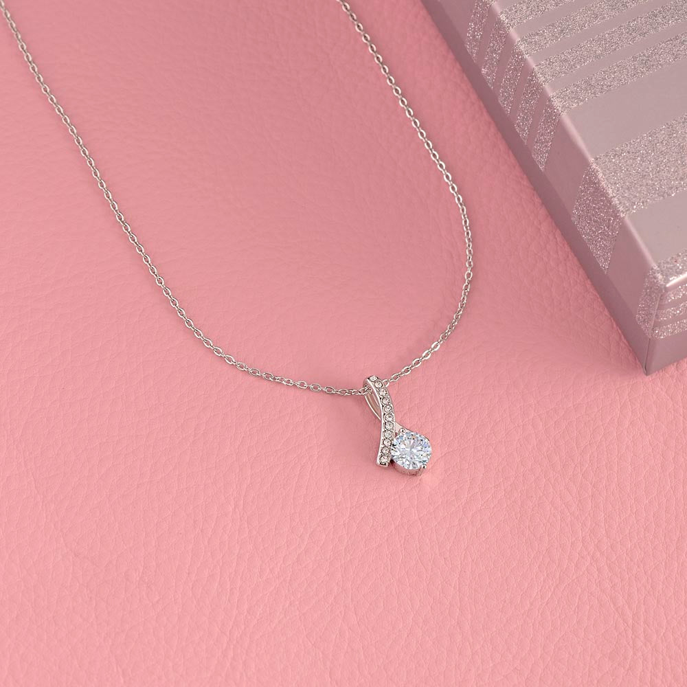 Alluring Beauty Necklace:To My Loving Sister I Love